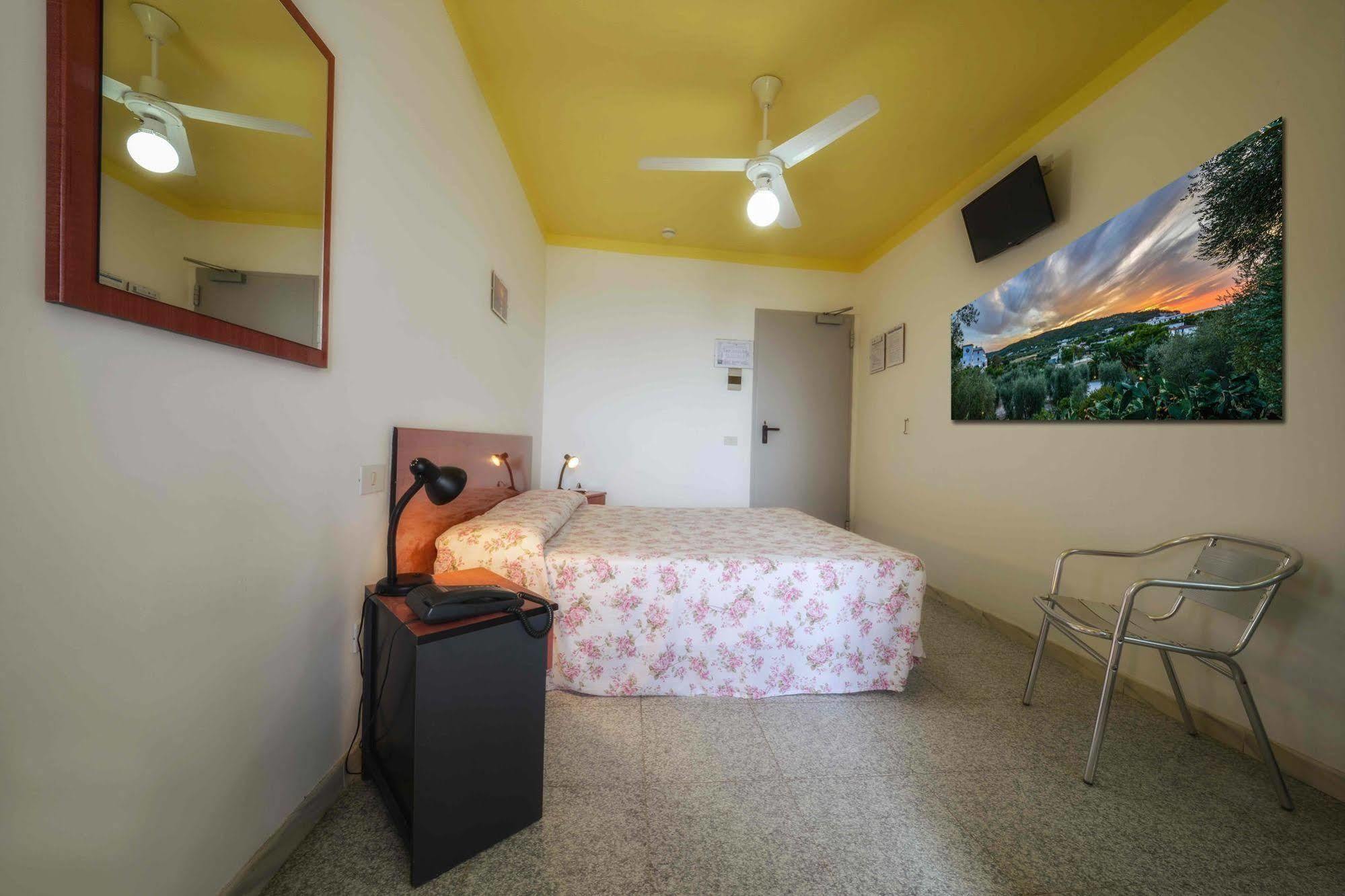Hotel Piccolo Paradiso بيسْكيتْشّي المظهر الخارجي الصورة